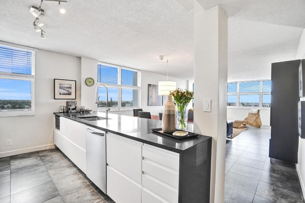 Photo of 800 SE 20th Avenue #915, Deerfield Beach, FL 33441 (MLS # F10530076)