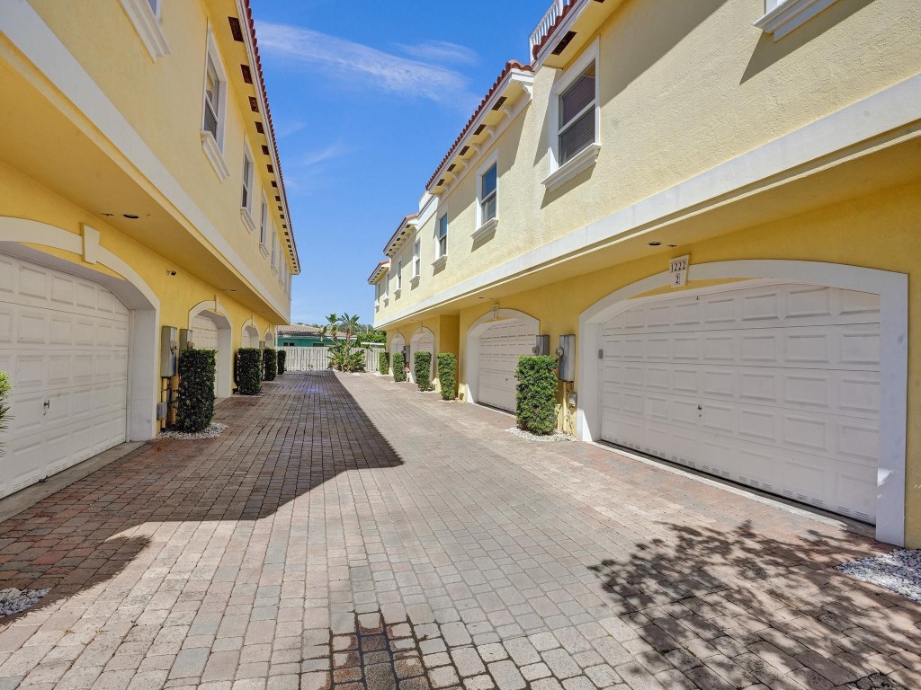 VILLA LAGUNA - Residential