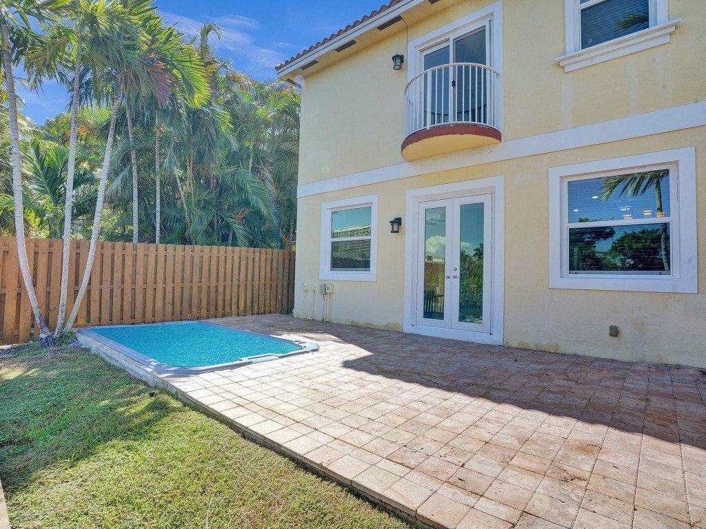 VILLA LAGUNA - Residential