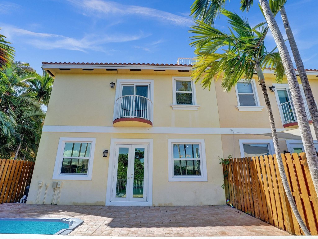 VILLA LAGUNA - Residential