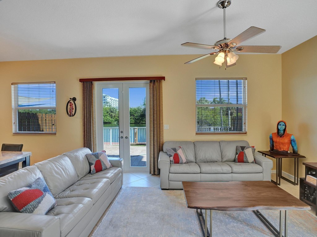 VILLA LAGUNA - Residential