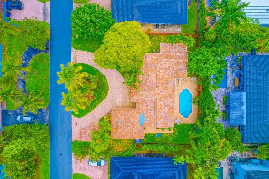 Photo of 2808 NE 22nd St, Fort Lauderdale, FL 33305 (MLS # F10540458)