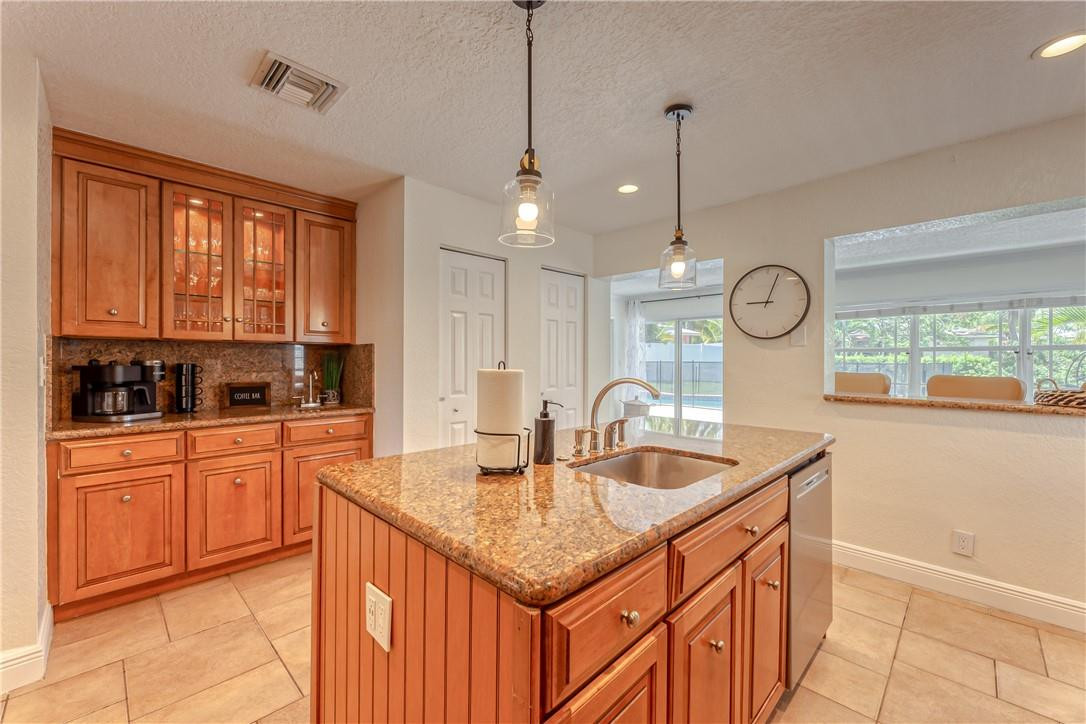 CORAL TERRACE - Residential