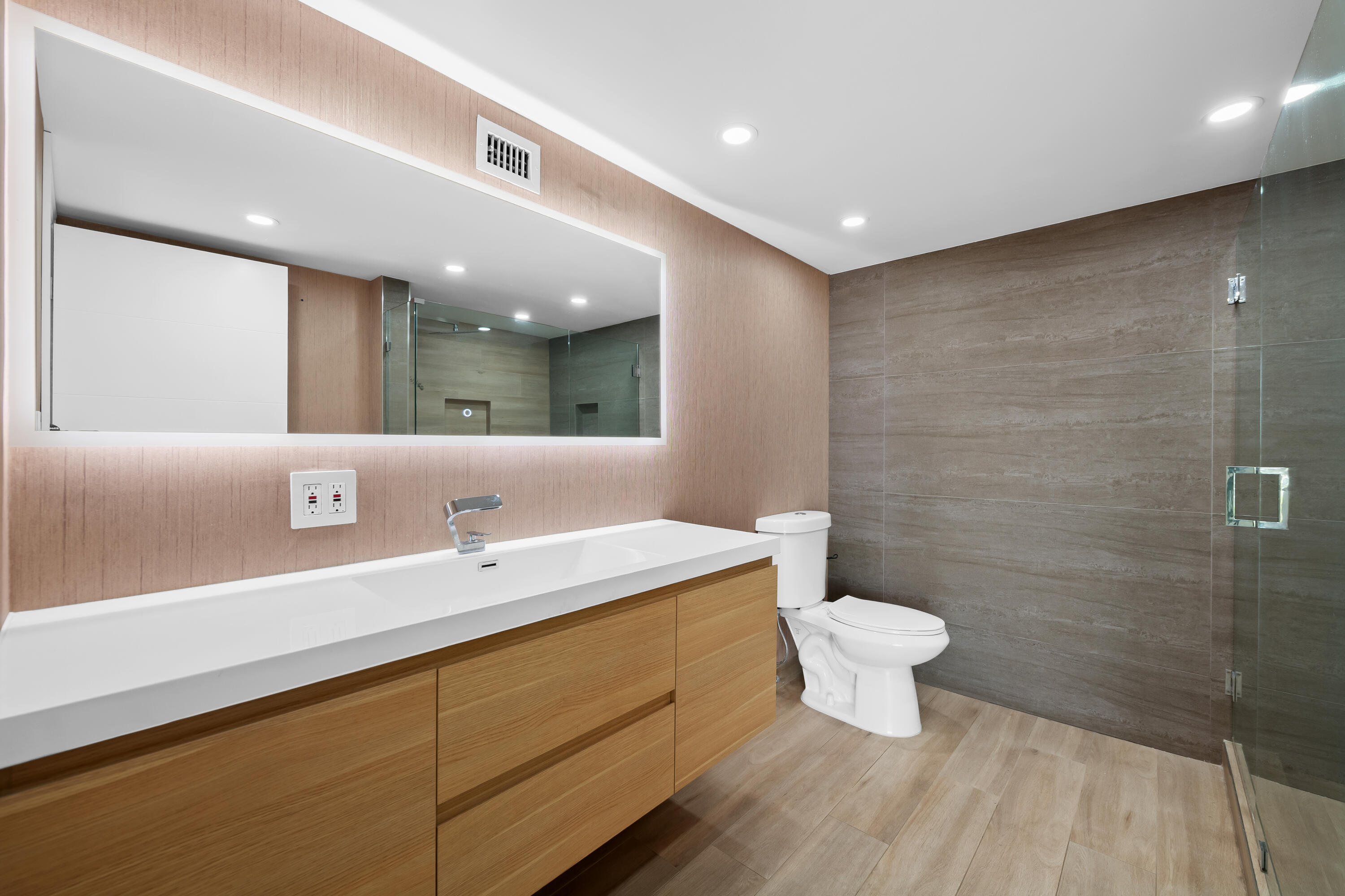 TOWERS OF OCEANVIEW SOUTH - Residential