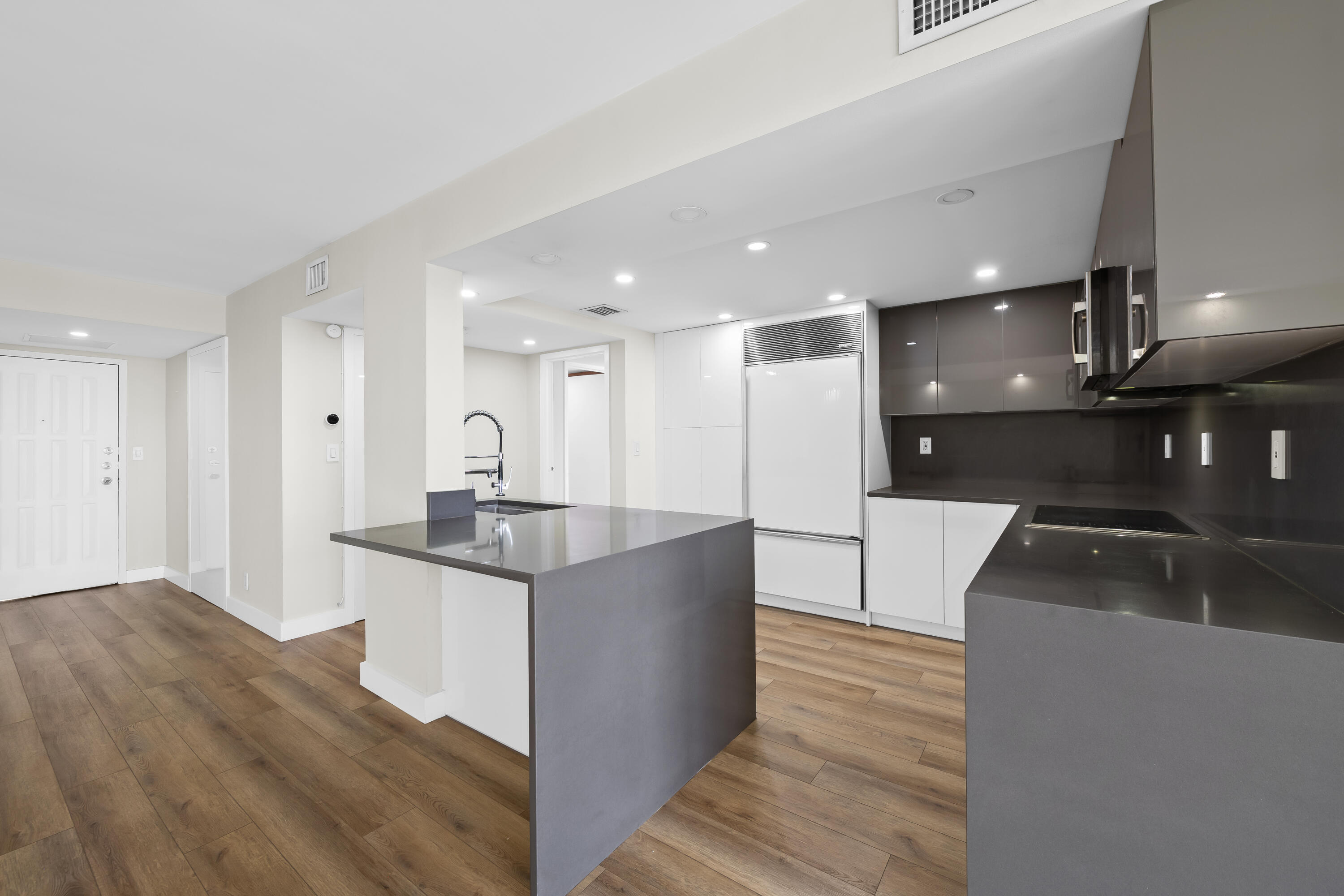 600 Parkview Drive 1029