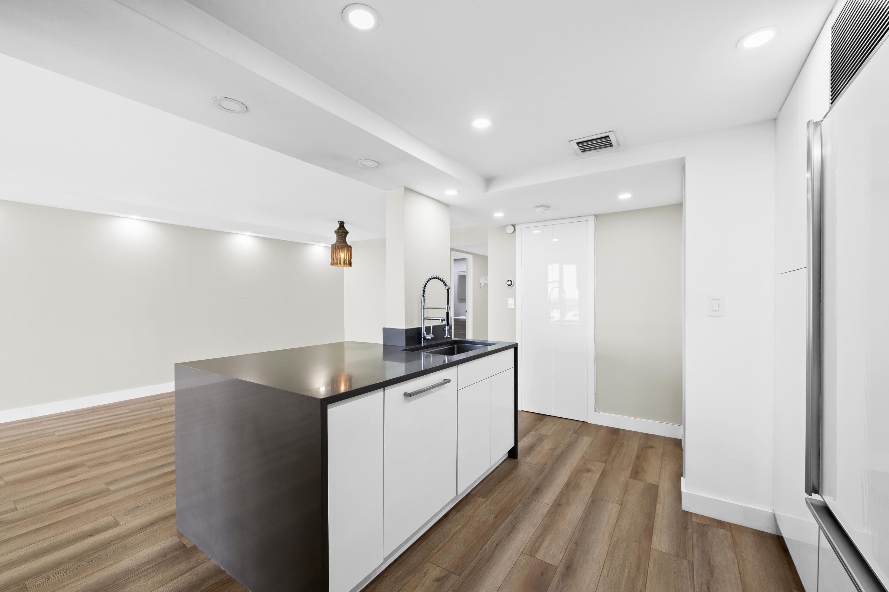 600 Parkview Drive 1029