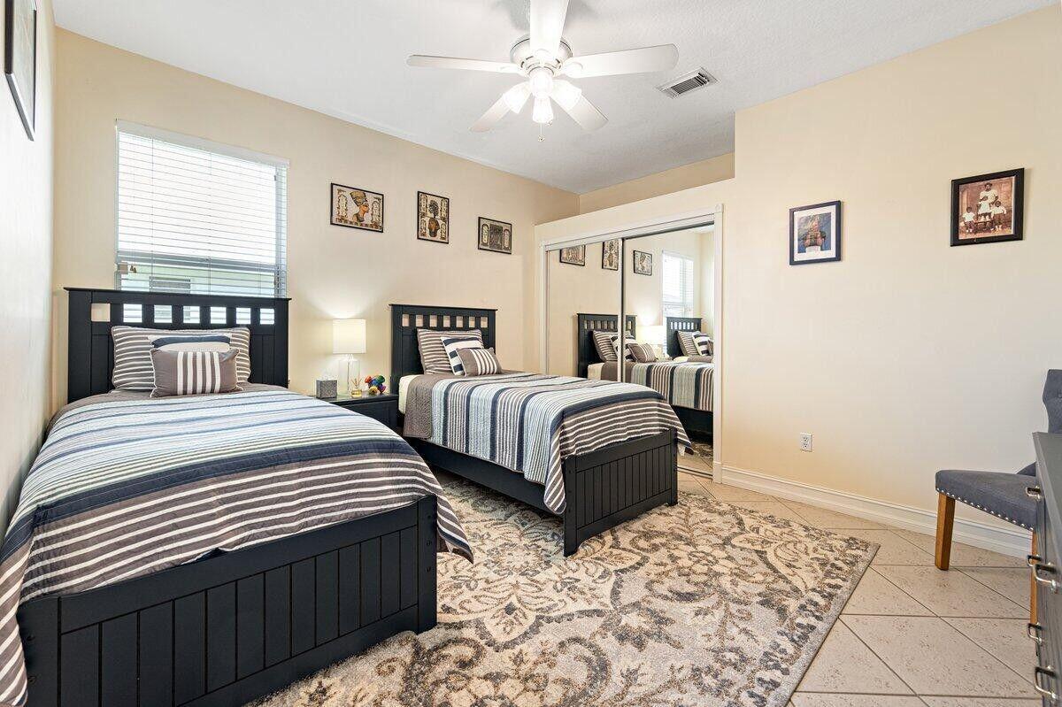 SAWGRASS LAKES PHASE 2 - Residential