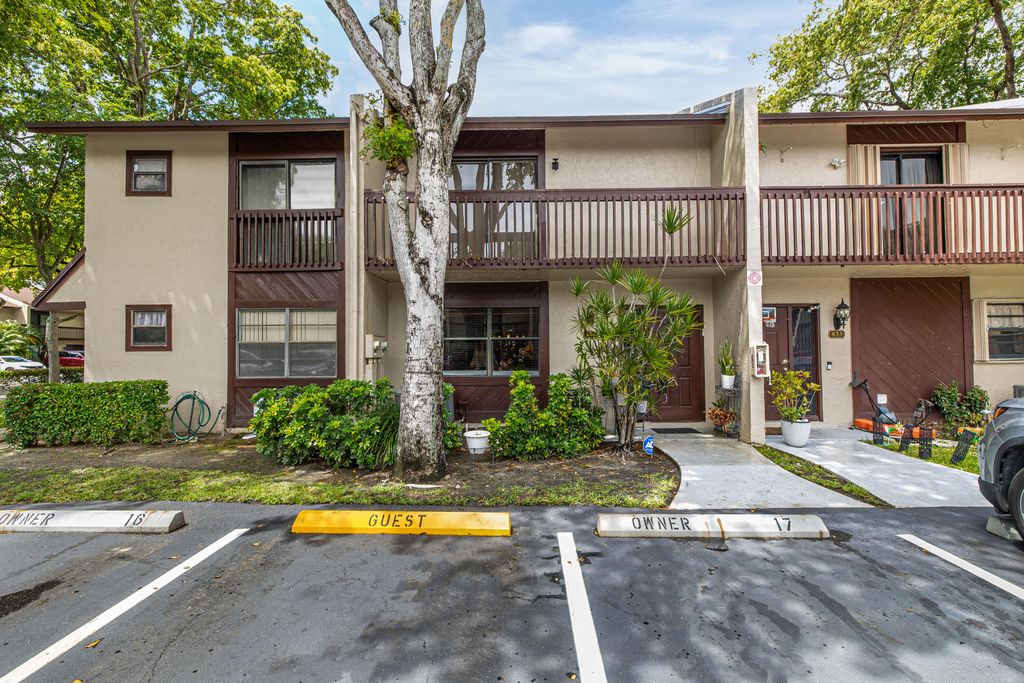 Photo of 837 NW 47th Street, Pompano Beach, FL 33064 (MLS # B26013233)