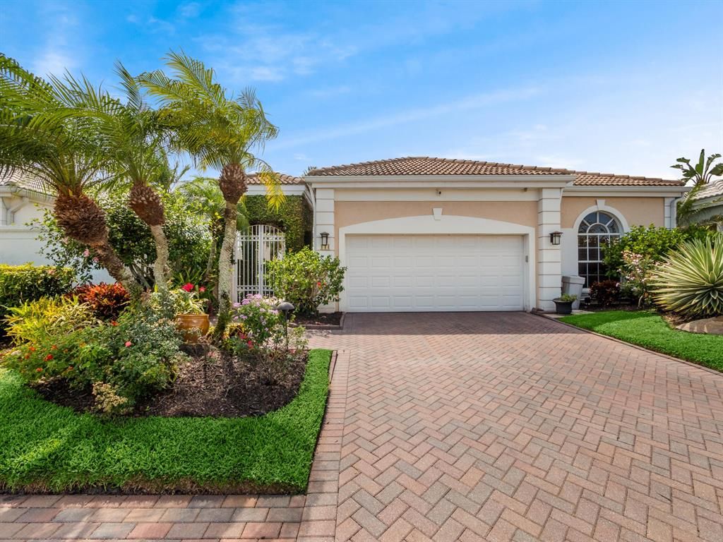 Photo of 144 Coral Cay Drive, Palm Beach Gardens, FL 33418 (MLS # R10883466)