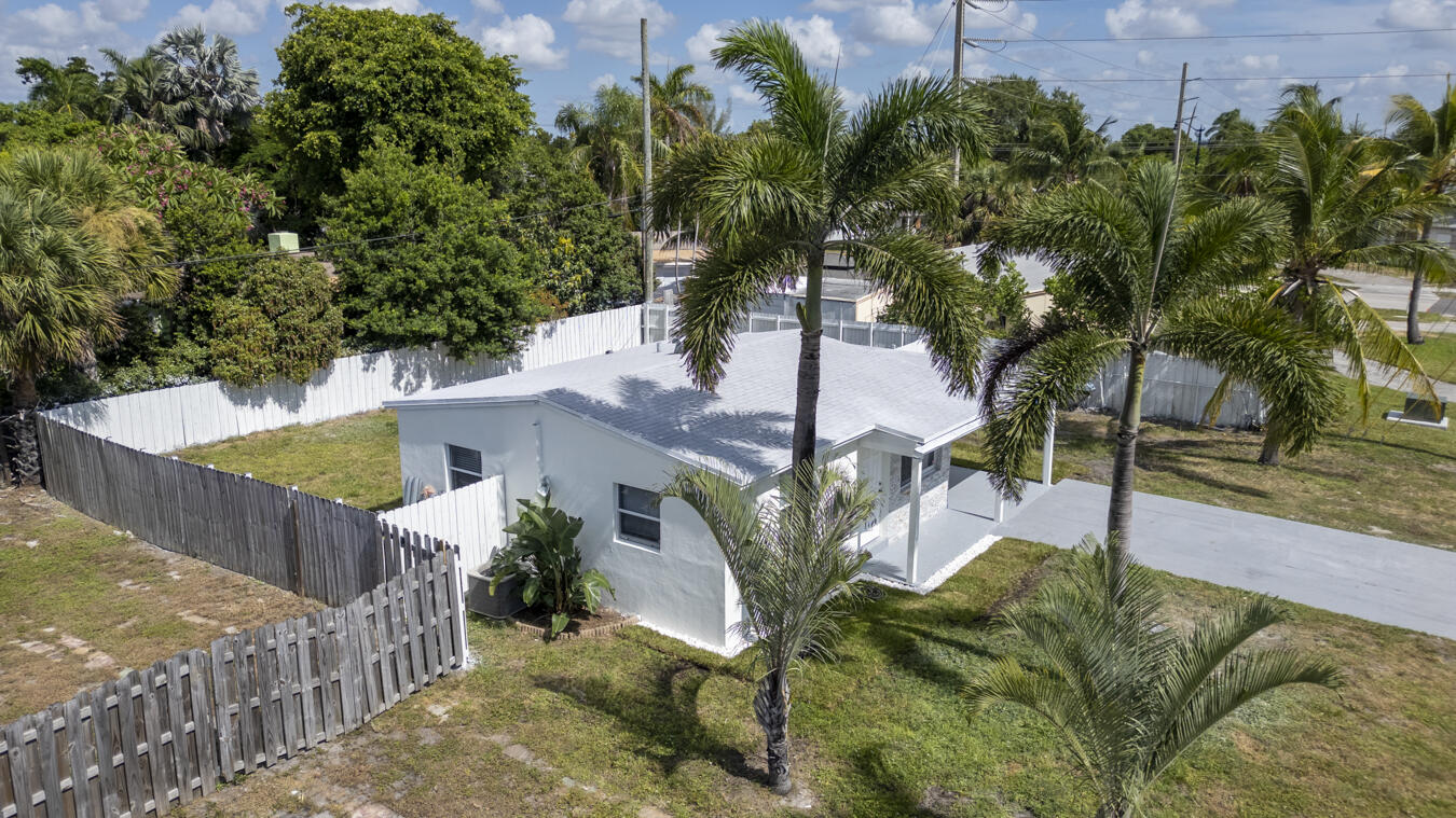 COLLIER MANOR 4TH ADD - Residential