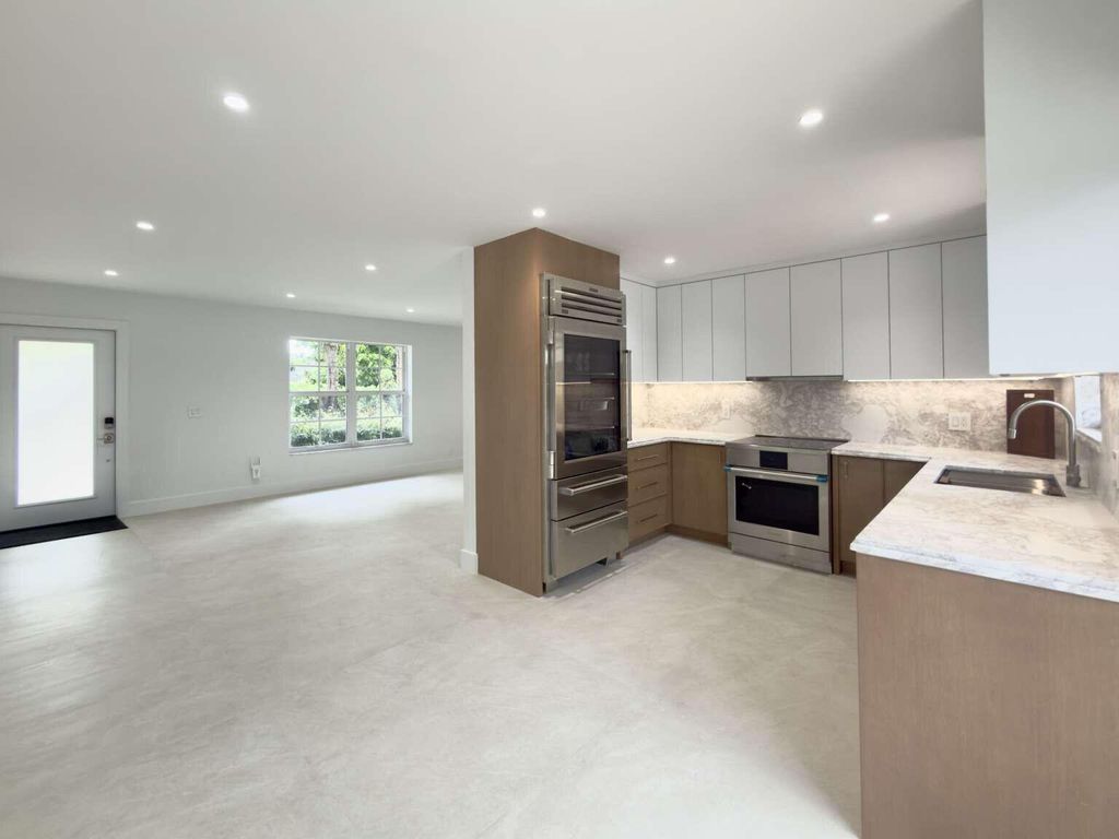 Photo of 236 SE 3rd Avenue, Delray Beach, FL 33483 (MLS # B26018328)