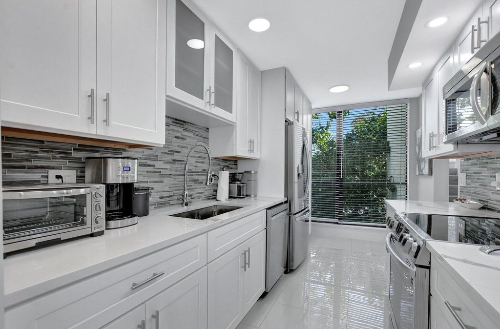 Photo of 2005 Bridgewood Drive, Boca Raton, FL 33434 (MLS # R11052095)