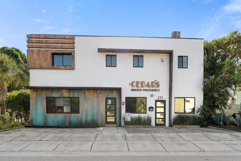 Photo of 211 N Federal Highway Highway #B, Lake Worth Beach, FL 33460 (MLS # R10924430)