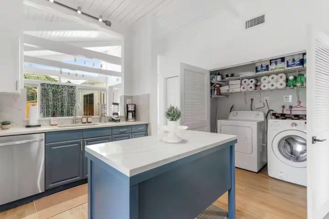 OCEAN BOULEVARD PARK - Residential