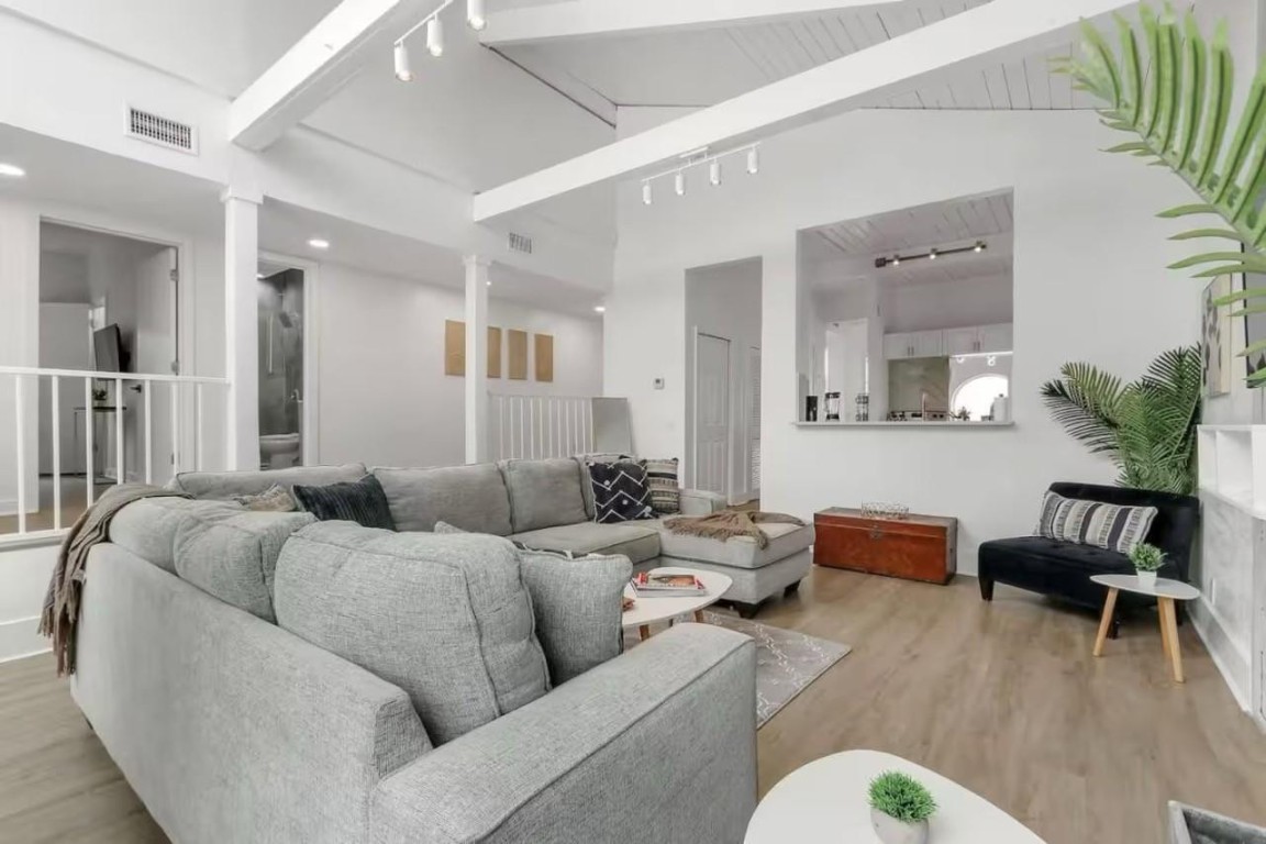 OCEAN BOULEVARD PARK - Residential