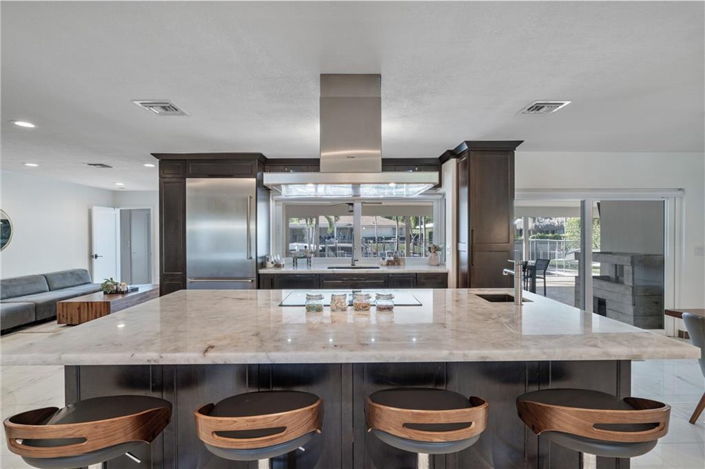 Country Club Isles 42-40 - Residential