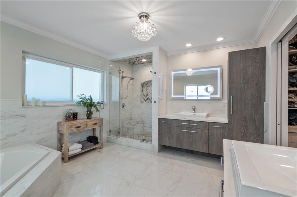 Country Club Isles 42-40 - Residential