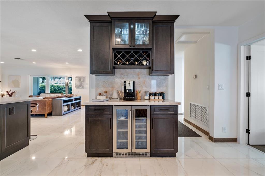 Country Club Isles 42-40 - Residential