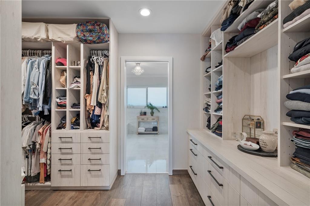 Country Club Isles 42-40 - Residential