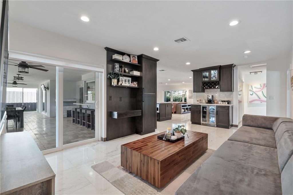 Country Club Isles 42-40 - Residential