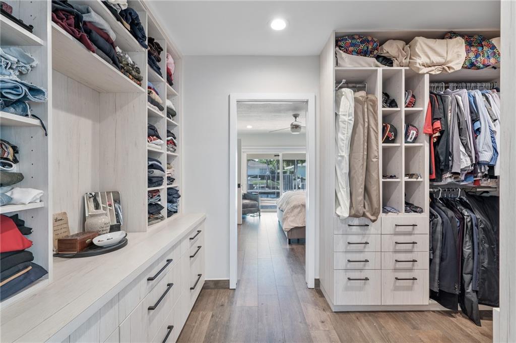 Country Club Isles 42-40 - Residential