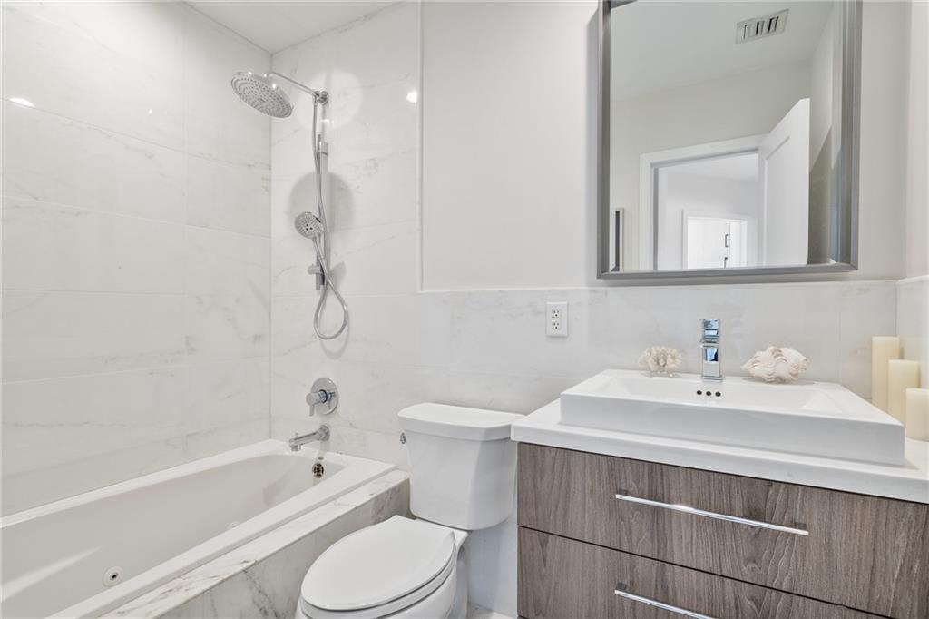 Country Club Isles 42-40 - Residential