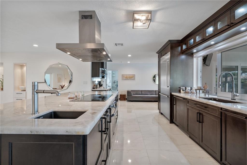 Country Club Isles 42-40 - Residential