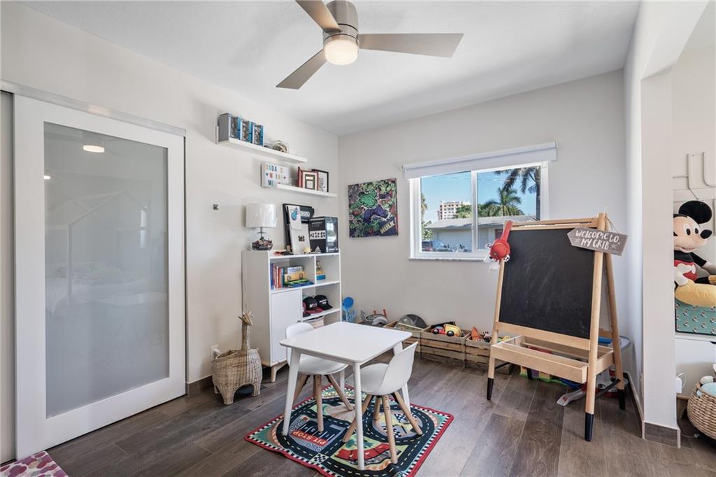 Country Club Isles 42-40 - Residential