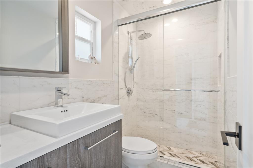 Country Club Isles 42-40 - Residential