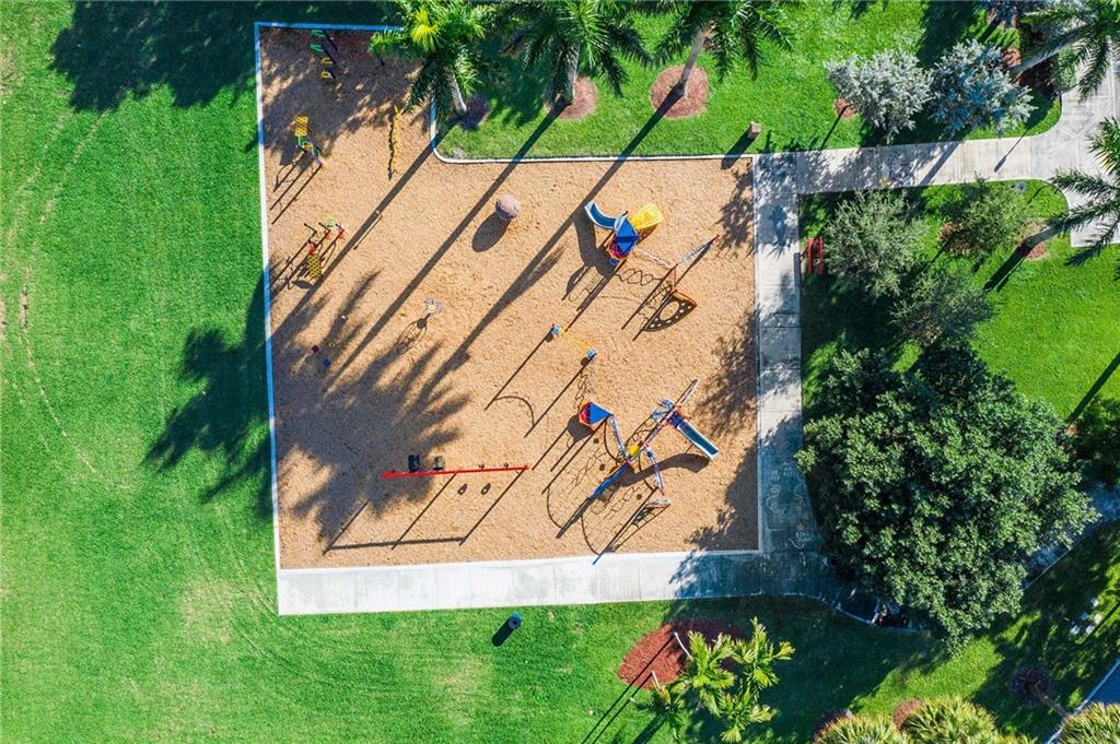 Country Club Isles 42-40 - Residential