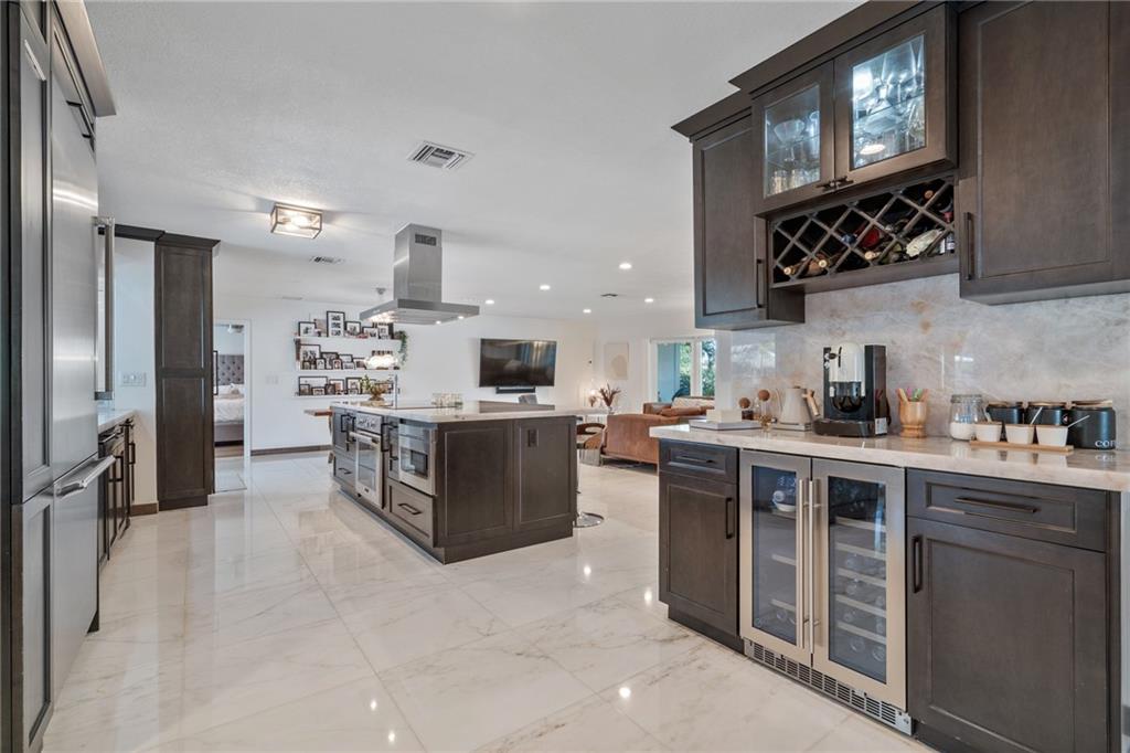 Country Club Isles 42-40 - Residential