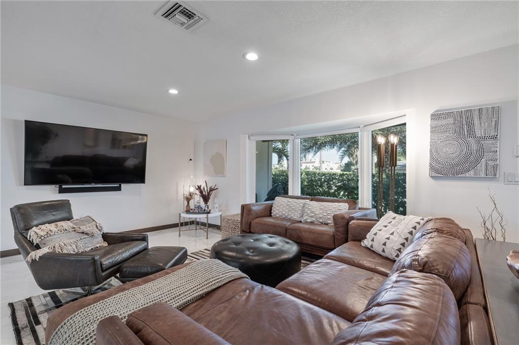 Country Club Isles 42-40 - Residential