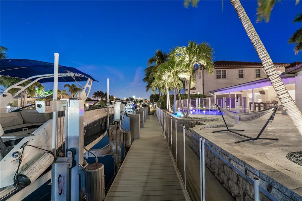 Country Club Isles 42-40 - Residential