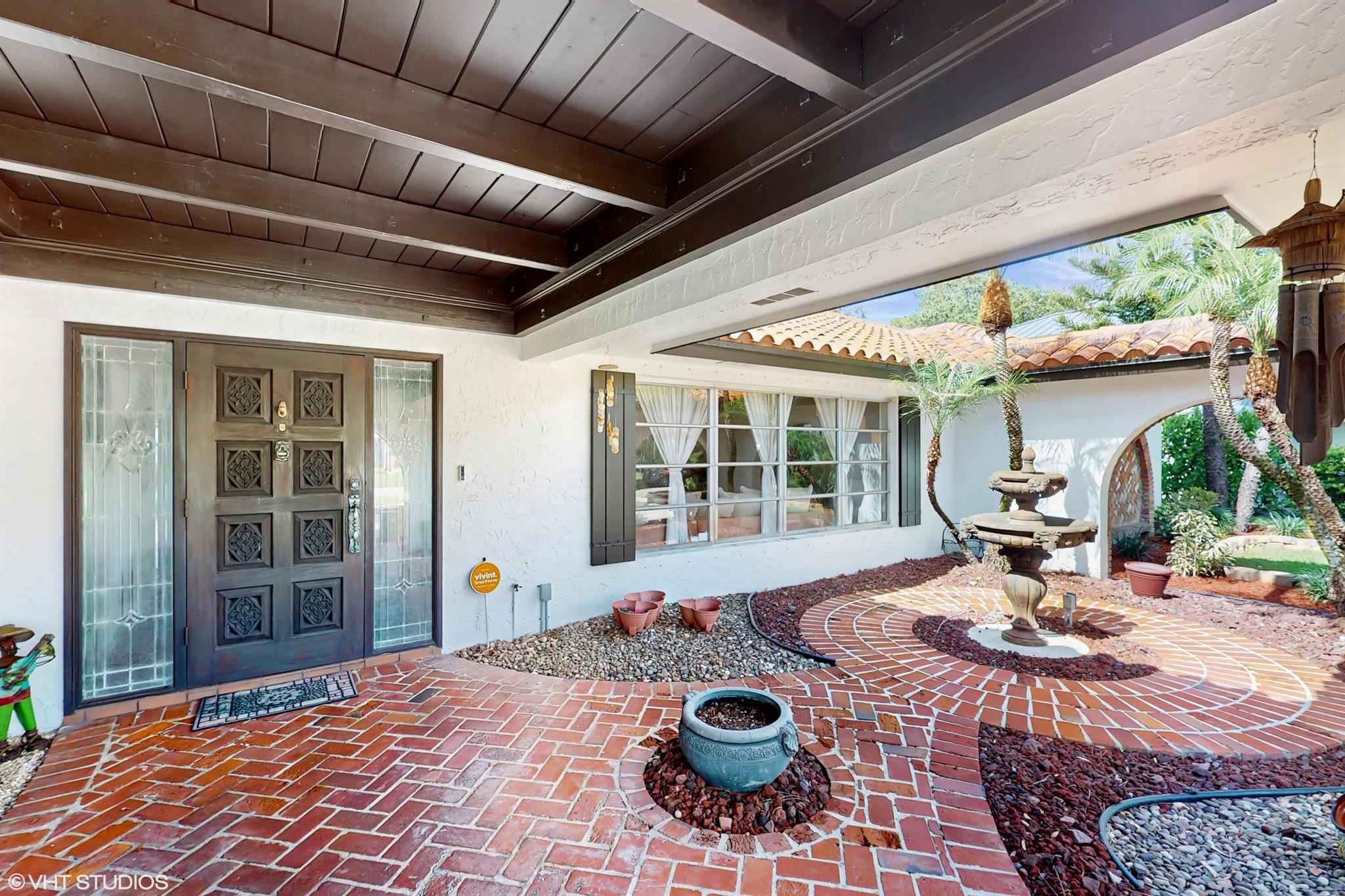 492 S Country Club Drive