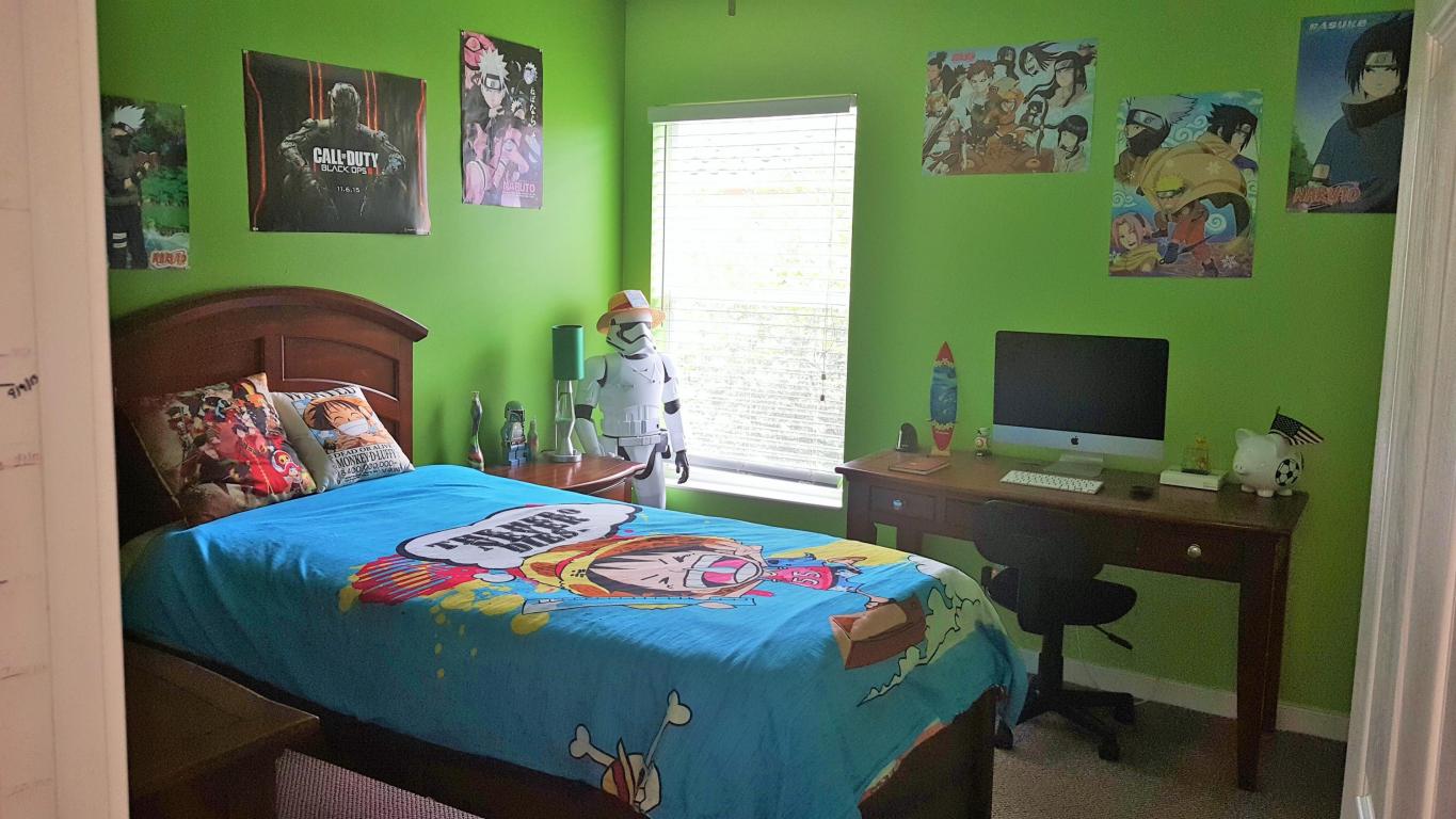 PINEWOOD LAKE - Residential