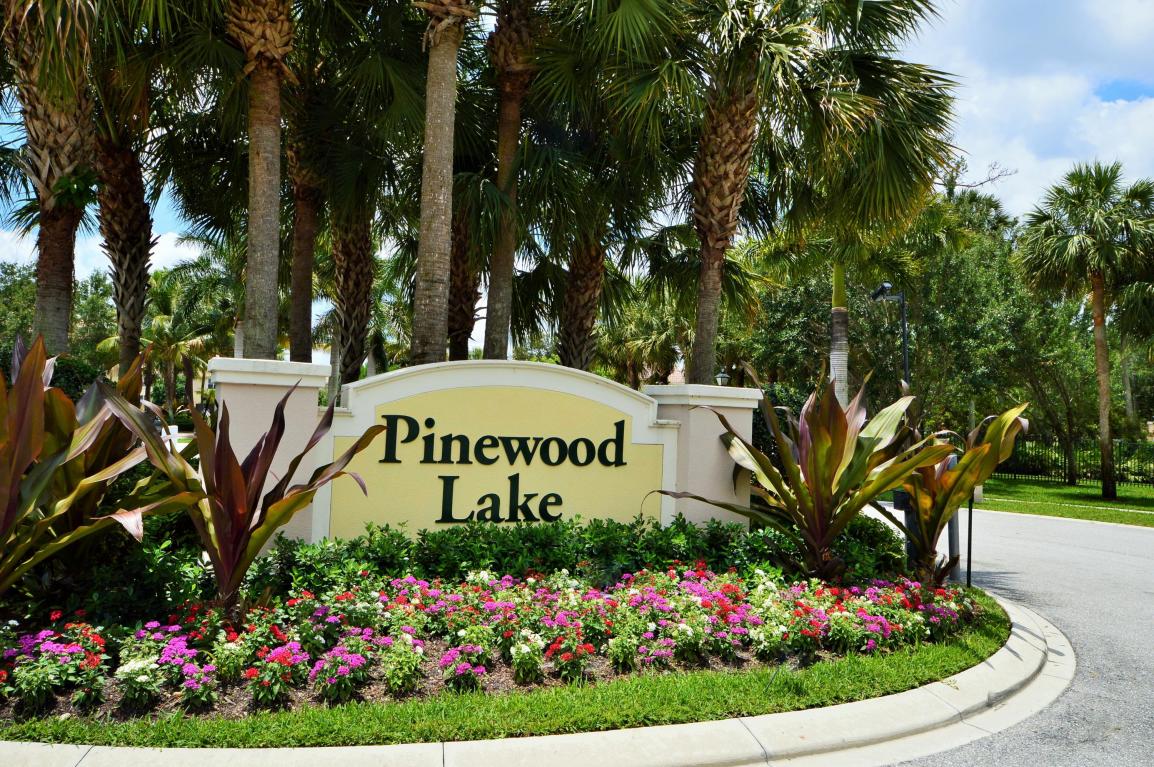 PINEWOOD LAKE - Residential
