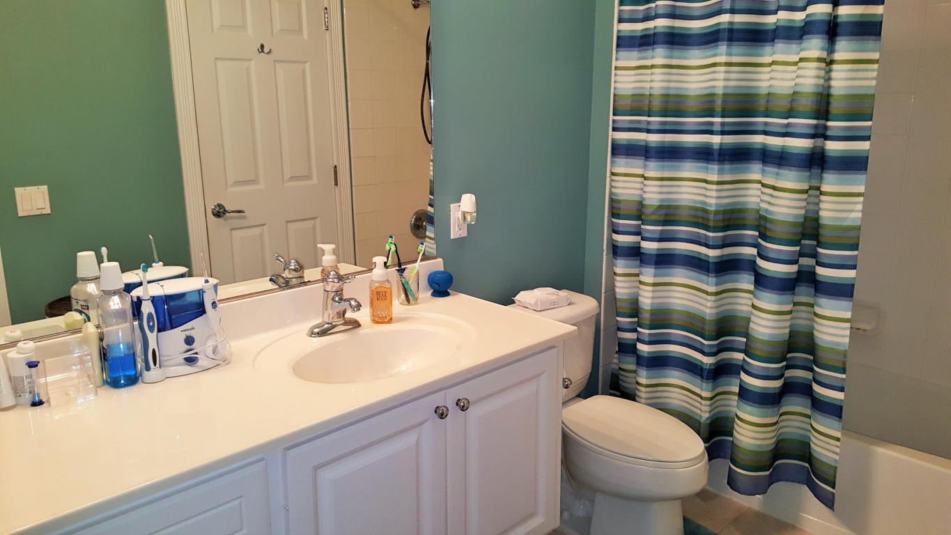 PINEWOOD LAKE - Residential