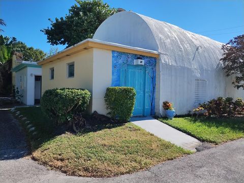 A home in Briny Breezes