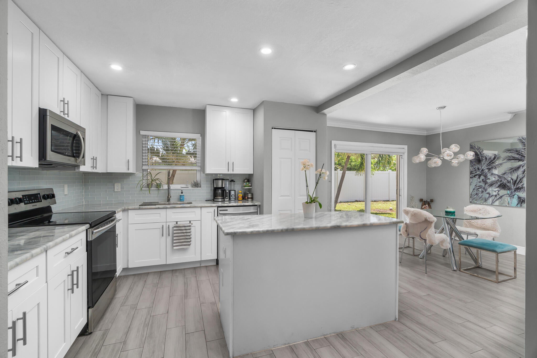 3440 NE 10TH Terrace