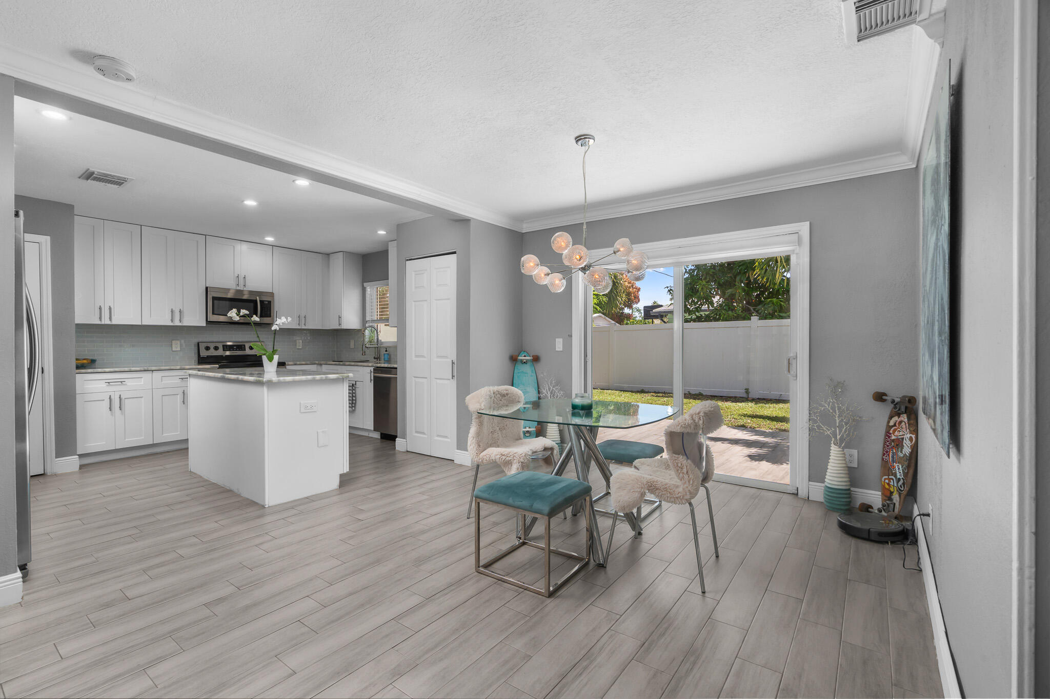 3440 NE 10TH Terrace