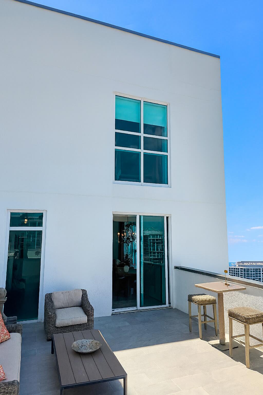 THE PLAZA 901 BRICKELL CO - Residential