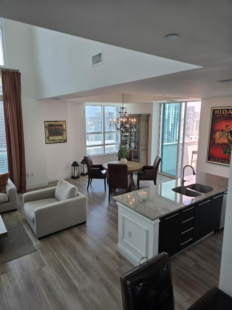 THE PLAZA 901 BRICKELL CO - Residential