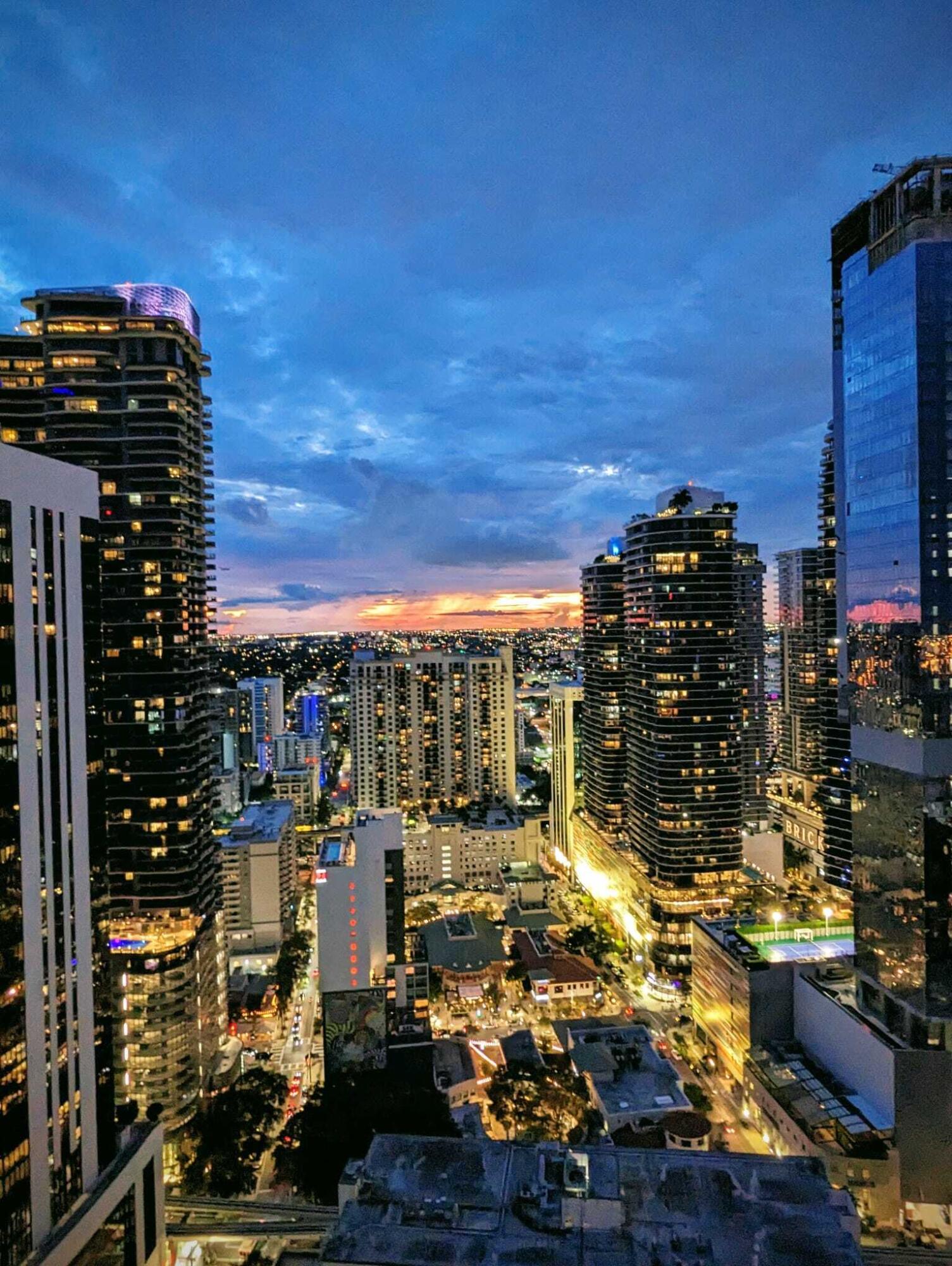 THE PLAZA 901 BRICKELL CO - Residential