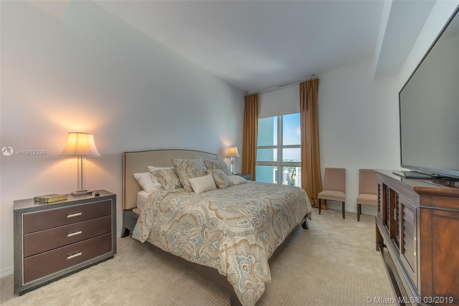 THE PLAZA 901 BRICKELL CO - Residential