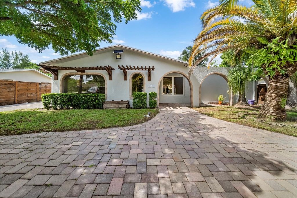 Photo of 4911 NW 76th Place, Coconut Creek, FL 33073 (MLS # F10452509)