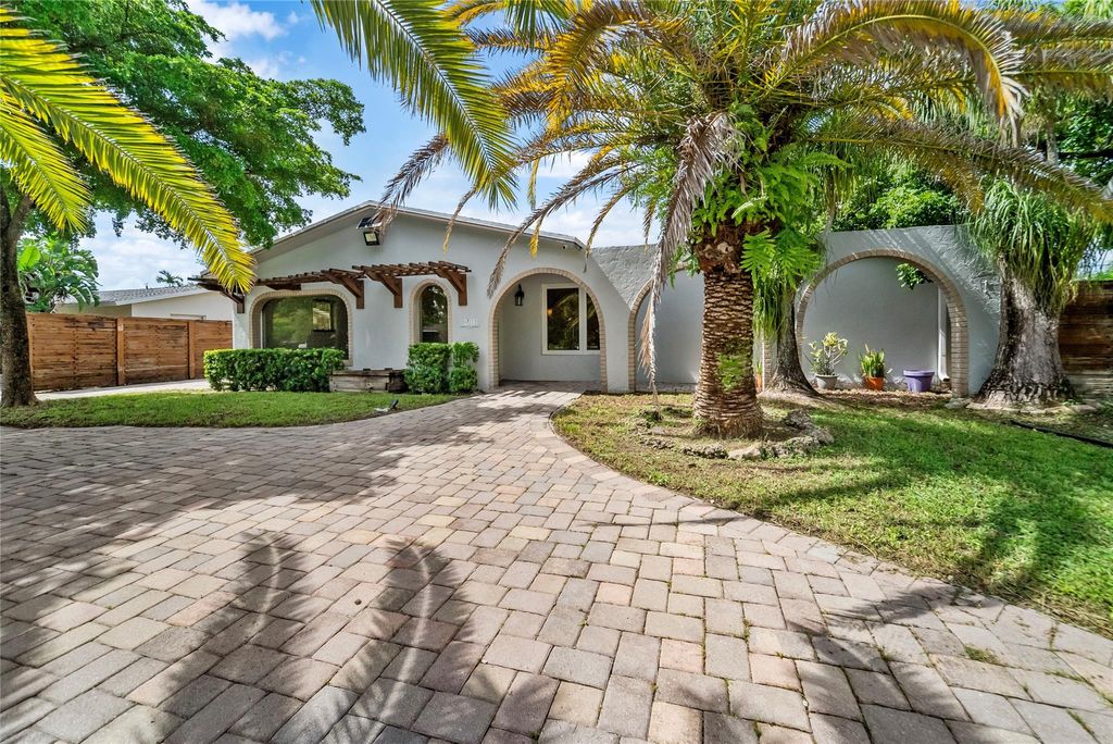 Photo of 4911 NW 76th Place, Coconut Creek, FL 33073 (MLS # F10452509)