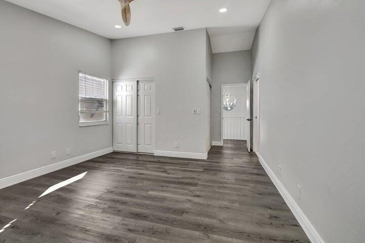 BOCA SPRINGS - Residential