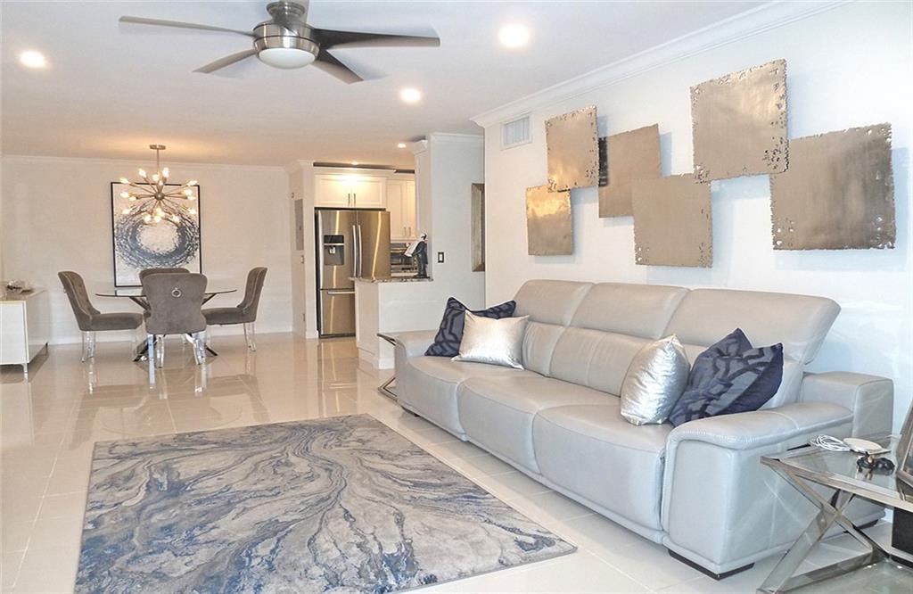 Bay Colony Club - Residential