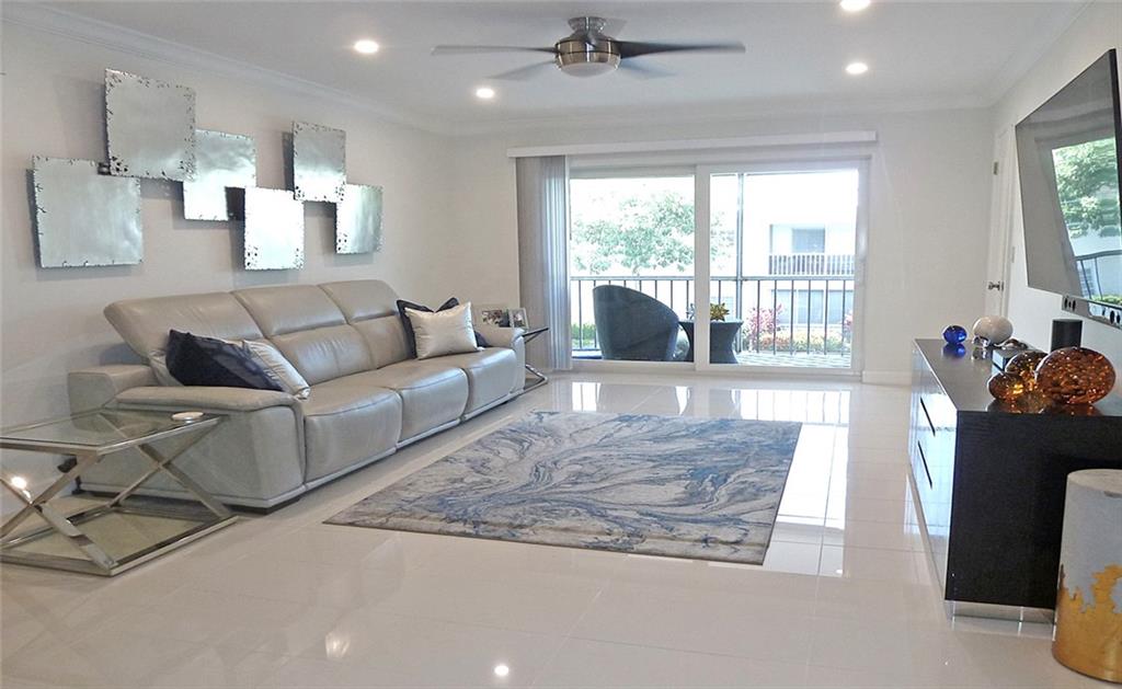 Bay Colony Club - Residential