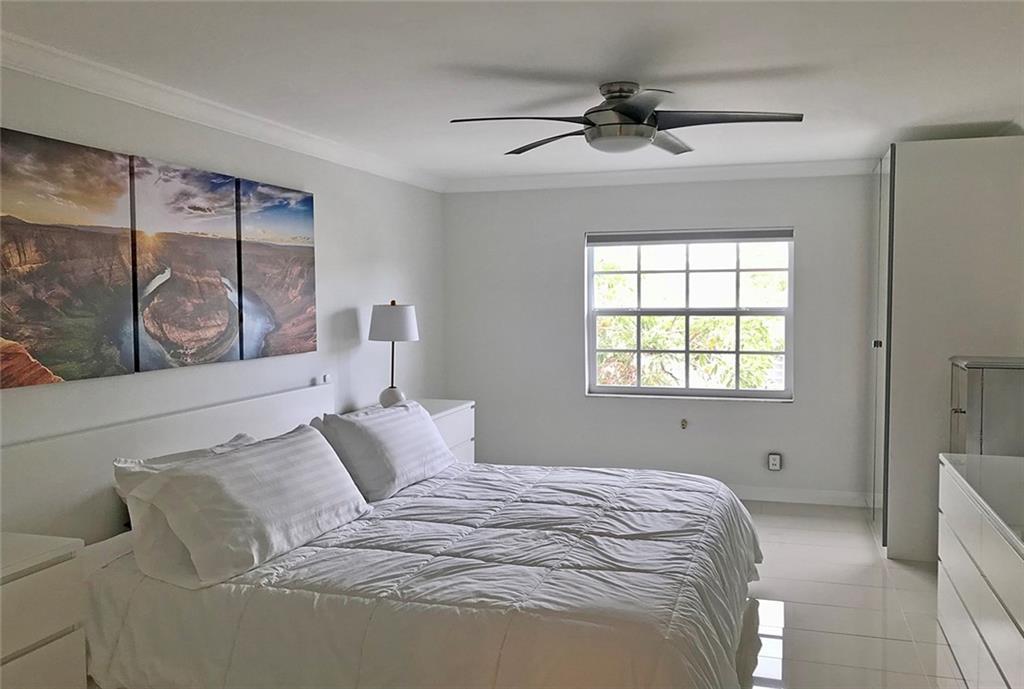 Bay Colony Club - Residential